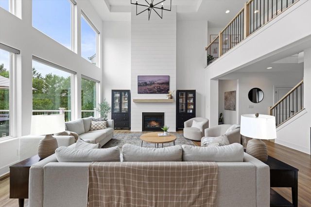 N42W22777 London COURT, Pewaukee, WI 53072
