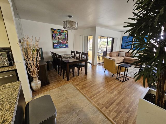 20160 NE 3rd Ct 8, Miami, FL 33179