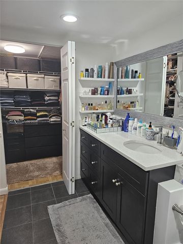 20160 NE 3rd Ct 8, Miami, FL 33179