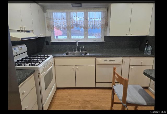 76 Harrisburg Street, Bay Shore, NY 11706