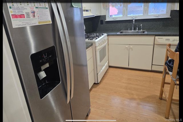 76 Harrisburg Street, Bay Shore, NY 11706