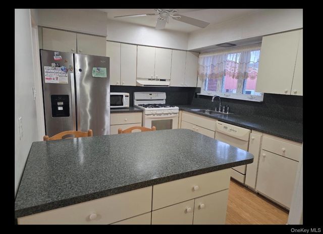 76 Harrisburg Street, Bay Shore, NY 11706