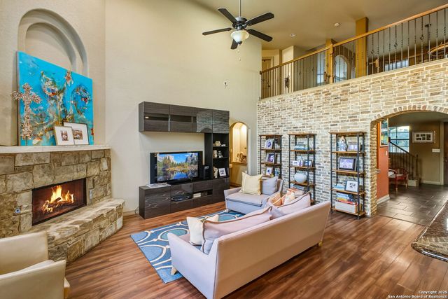 25915 Splashing Rock, San Antonio, TX 78260