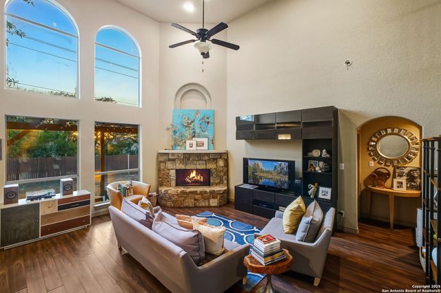 25915 Splashing Rock, San Antonio, TX 78260