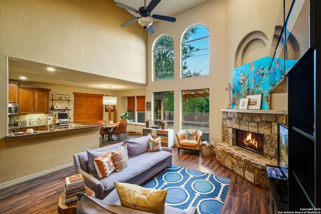 25915 Splashing Rock, San Antonio, TX 78260