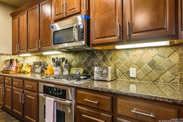 25915 Splashing Rock, San Antonio, TX 78260