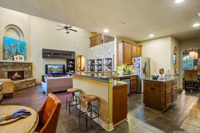 25915 Splashing Rock, San Antonio, TX 78260