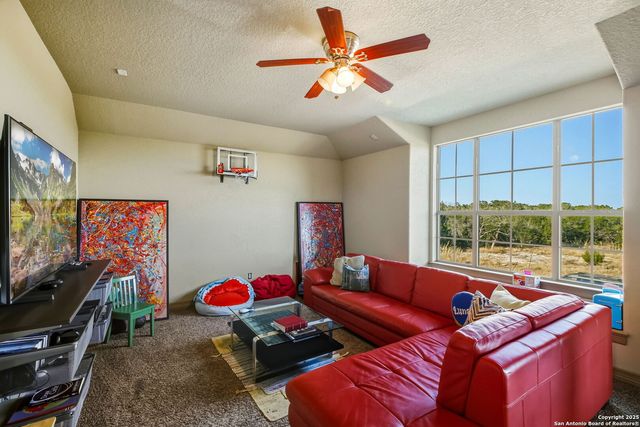 25915 Splashing Rock, San Antonio, TX 78260