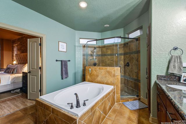 25915 Splashing Rock, San Antonio, TX 78260