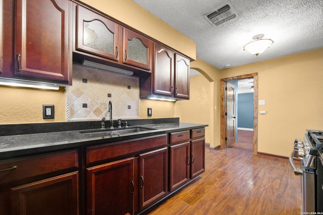 2402 LAKE LOUISE DR, San Antonio, TX 78228