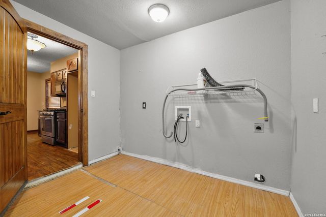 2402 LAKE LOUISE DR, San Antonio, TX 78228