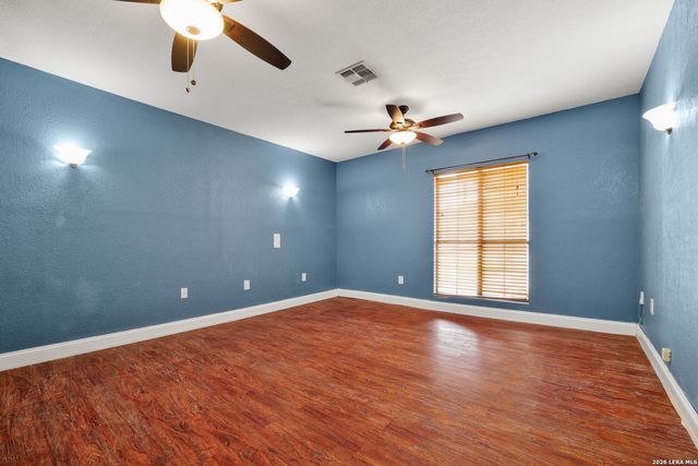 2402 LAKE LOUISE DR, San Antonio, TX 78228