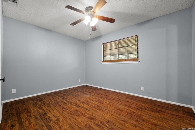 2402 LAKE LOUISE DR, San Antonio, TX 78228
