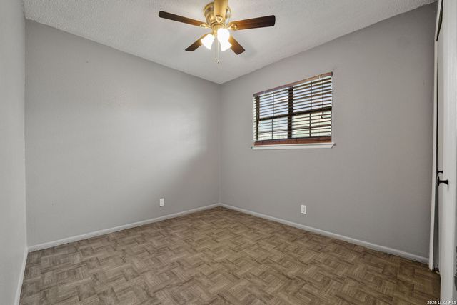2402 LAKE LOUISE DR, San Antonio, TX 78228