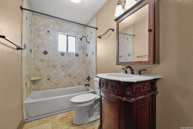 2402 LAKE LOUISE DR, San Antonio, TX 78228