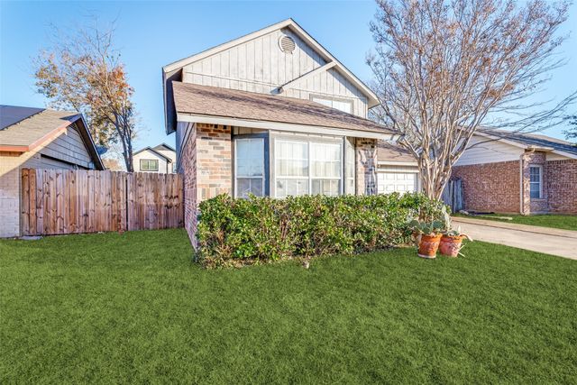 4617 Waterway Drive N, Fort Worth, TX 76137