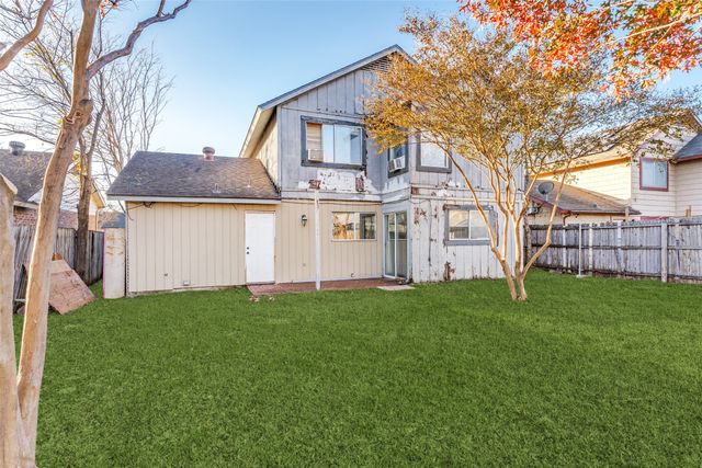 4617 Waterway Drive N, Fort Worth, TX 76137