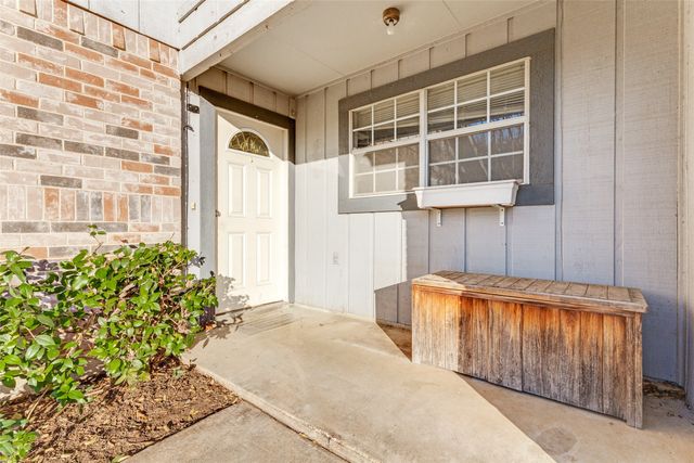 4617 Waterway Drive N, Fort Worth, TX 76137