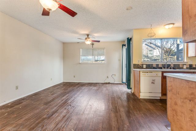 4617 Waterway Drive N, Fort Worth, TX 76137