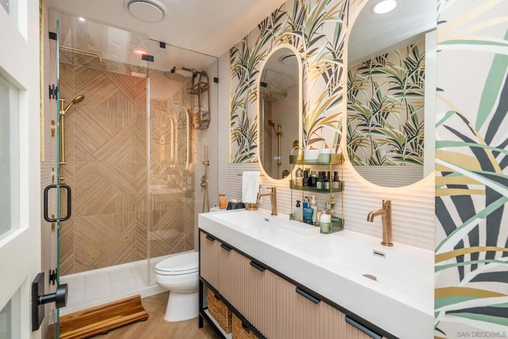 Image 16 of property listing at 727 Sapphire St 312, San Diego, CA 92109