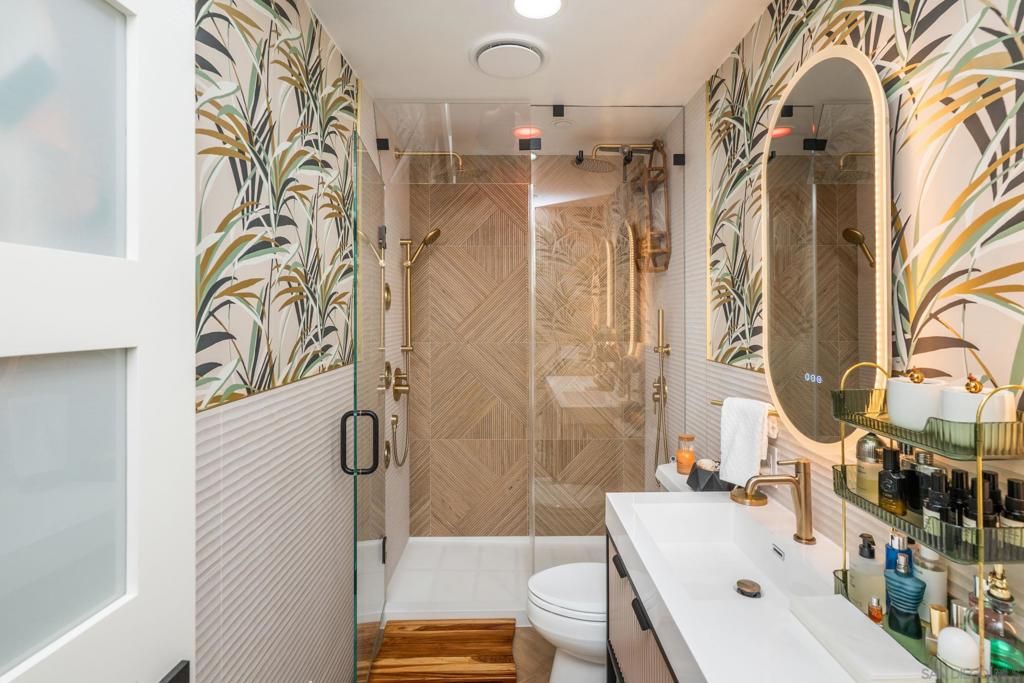 Image 17 of property listing at 727 Sapphire St 312, San Diego, CA 92109
