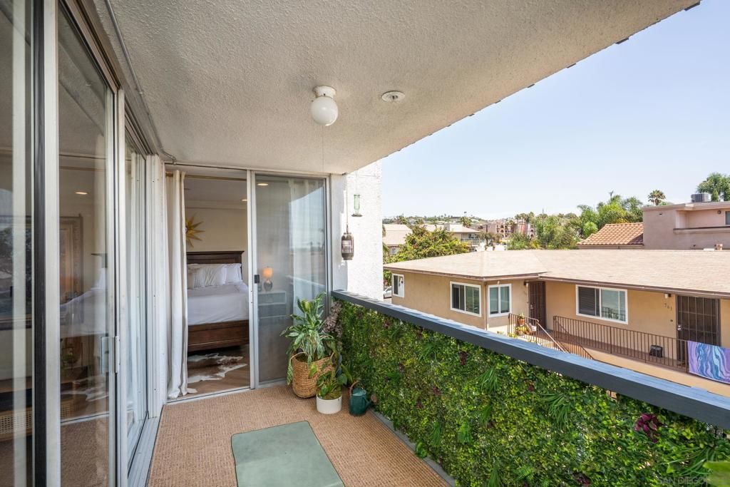 Image 28 of property listing at 727 Sapphire St 312, San Diego, CA 92109