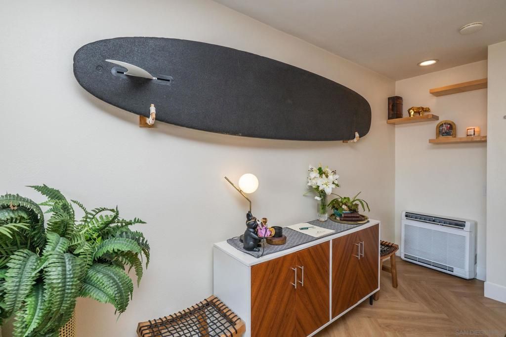 Image 30 of property listing at 727 Sapphire St 312, San Diego, CA 92109