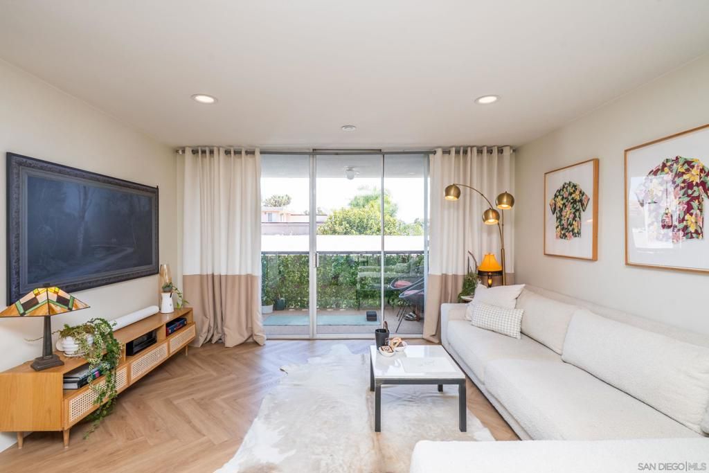 Image 31 of property listing at 727 Sapphire St 312, San Diego, CA 92109