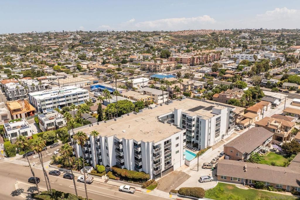 Image 38 of property listing at 727 Sapphire St 312, San Diego, CA 92109