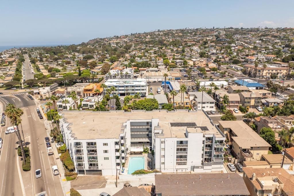 Image 39 of property listing at 727 Sapphire St 312, San Diego, CA 92109