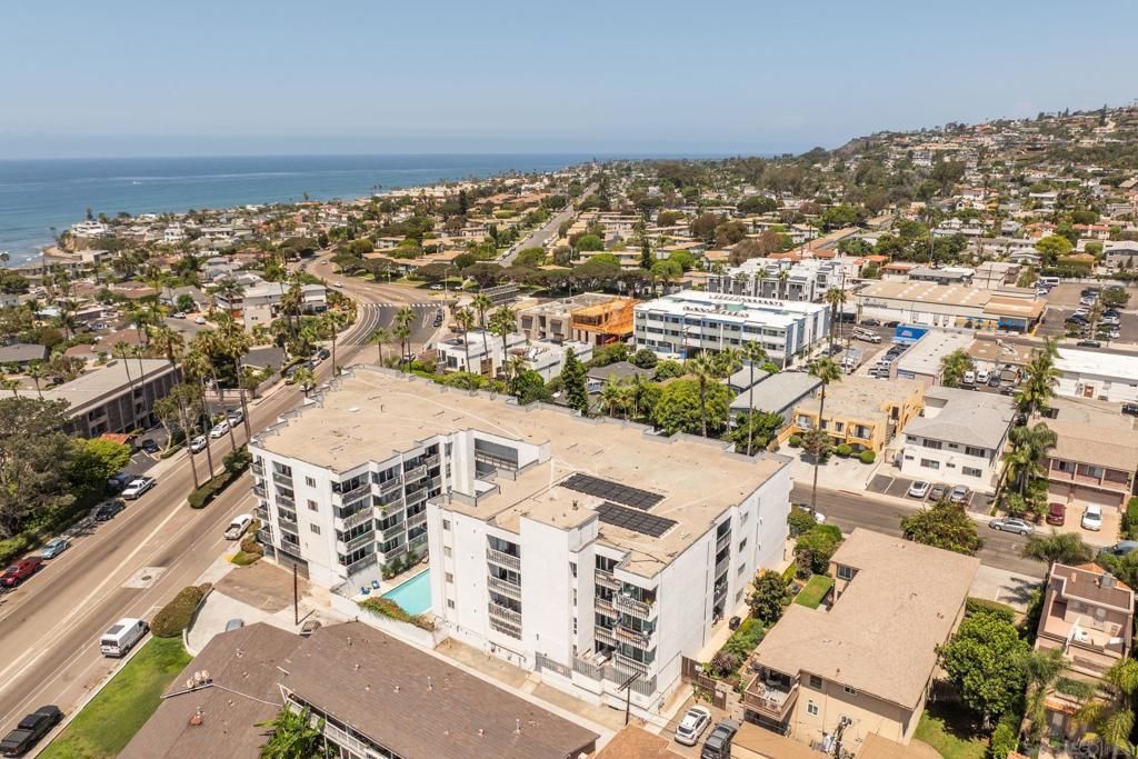 Image 40 of property listing at 727 Sapphire St 312, San Diego, CA 92109