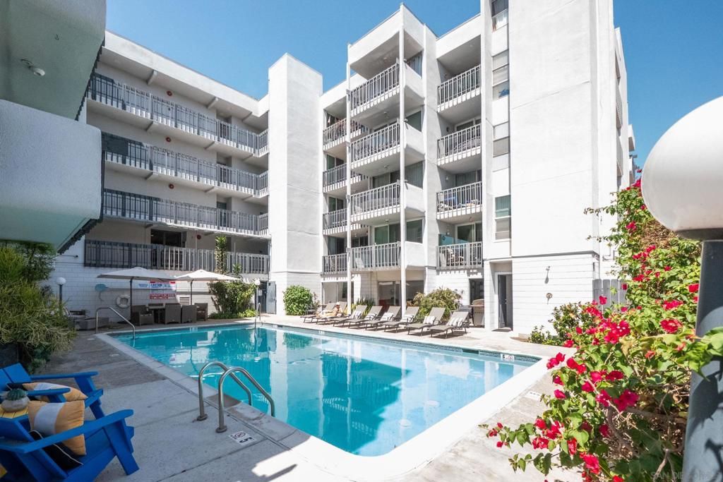 Image 42 of property listing at 727 Sapphire St 312, San Diego, CA 92109