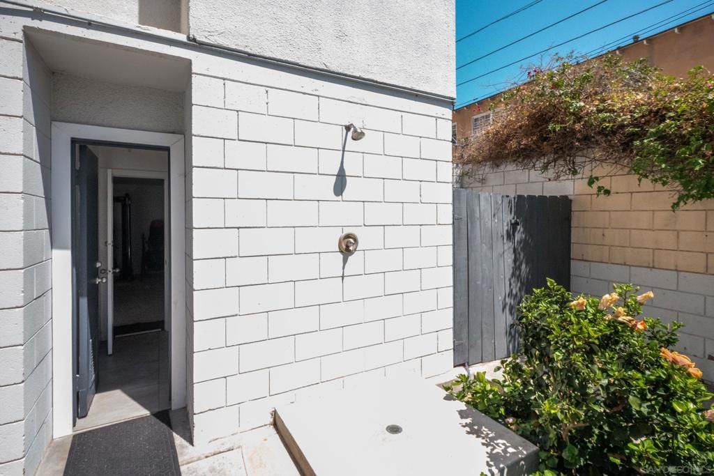 Image 49 of property listing at 727 Sapphire St 312, San Diego, CA 92109