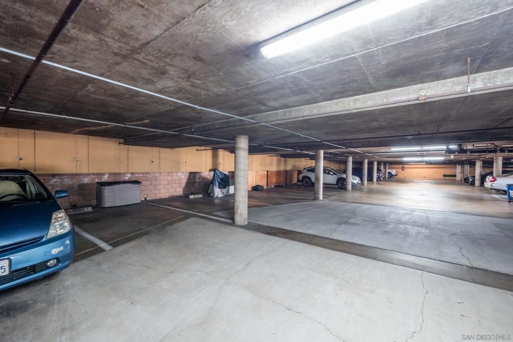 Image 54 of property listing at 727 Sapphire St 312, San Diego, CA 92109