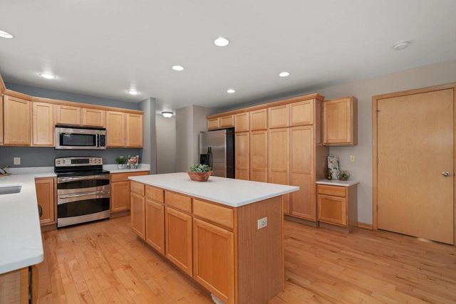 1716 Oakridge Court, Stoughton, WI 53589
