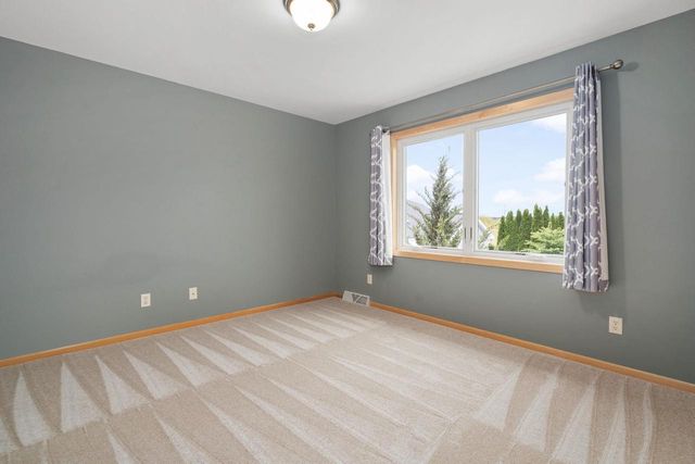 1716 Oakridge Court, Stoughton, WI 53589