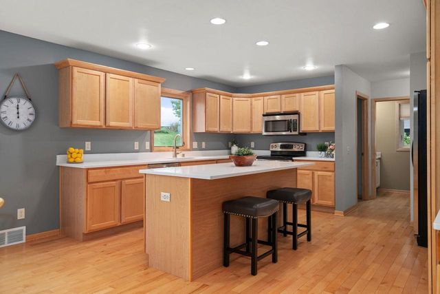 1716 Oakridge Court, Stoughton, WI 53589