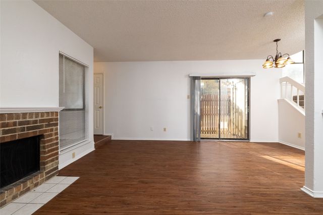 2104 Park Willow Lane A, Arlington, TX 76011