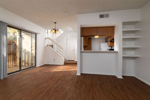 2104 Park Willow Lane A, Arlington, TX 76011