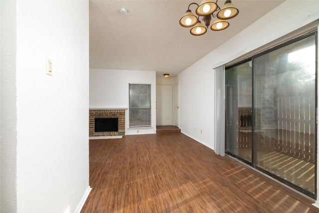 2104 Park Willow Lane A, Arlington, TX 76011