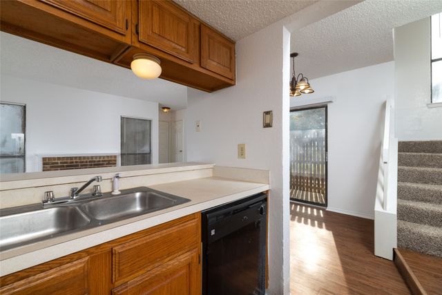 2104 Park Willow Lane A, Arlington, TX 76011