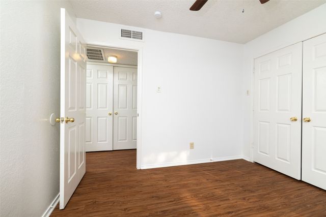 2104 Park Willow Lane A, Arlington, TX 76011