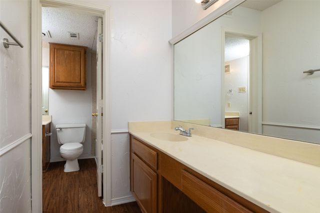 2104 Park Willow Lane A, Arlington, TX 76011