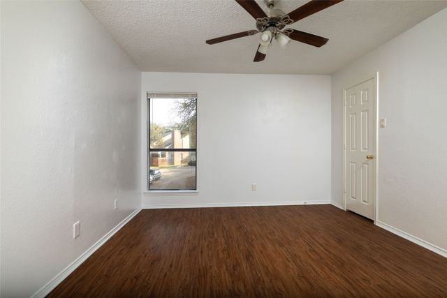 2104 Park Willow Lane A, Arlington, TX 76011