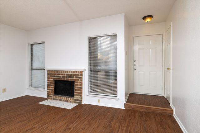 2104 Park Willow Lane A, Arlington, TX 76011