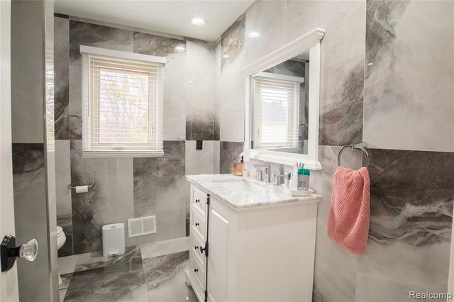 54275 Talon Court, Shelby Twp, MI 48315