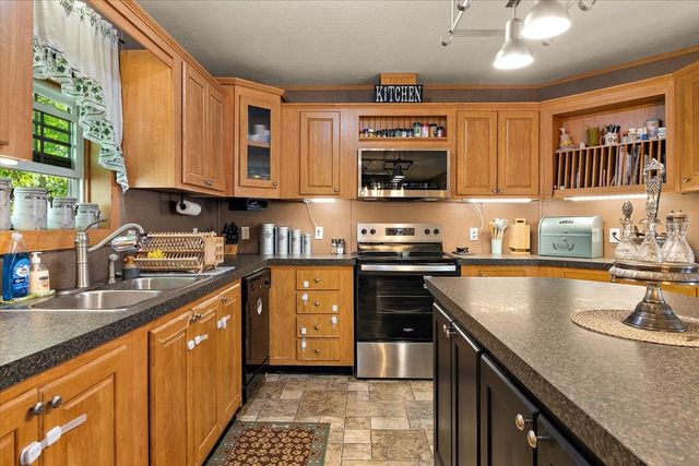 521 Hiwassee Rd, Lebanon, TN 37087