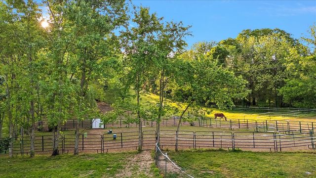 521 Hiwassee Rd, Lebanon, TN 37087
