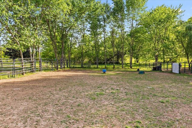 521 Hiwassee Rd, Lebanon, TN 37087