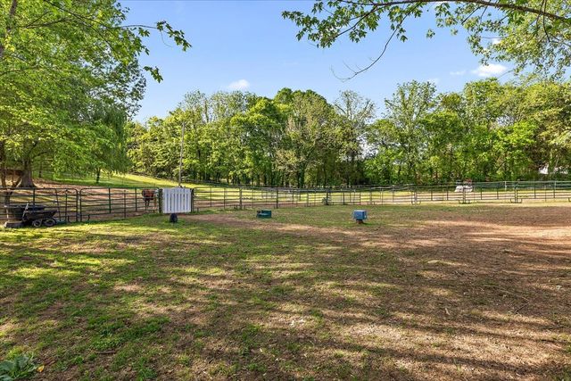 521 Hiwassee Rd, Lebanon, TN 37087